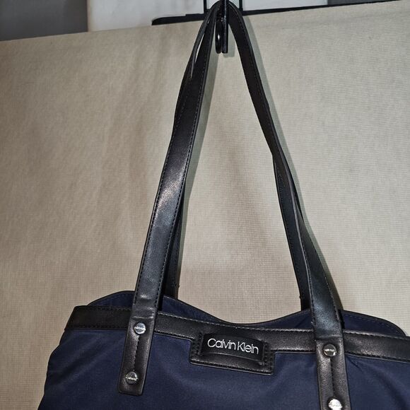 Calvin Klein
Navy Blue Purse Lane Nylon Triple Compartment Tote Handbag - Picture 3 of 16